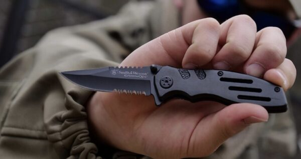 Smith &amp; Wesson Extreme Ops SWA24S: The Ultimate Knife for Every Adventure